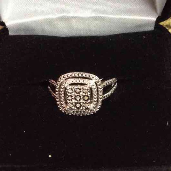 Diamond ring - Picture 3 of 4
