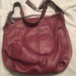 🚨Maroon Faux Leather Bag🚨