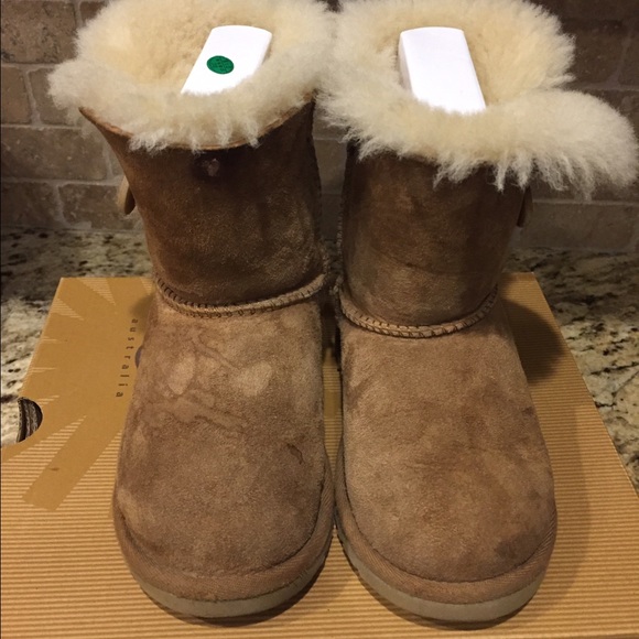UGG Boots - Picture 2 of 4