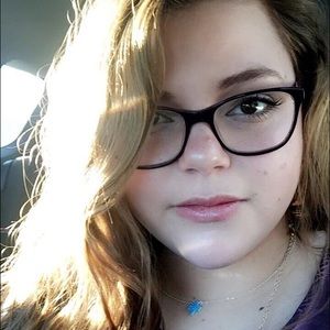 Meet your Posher, Deborah