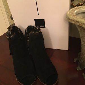 Dolce Vita fringe open toe boogie