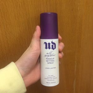 Urban decay makeup setting spray