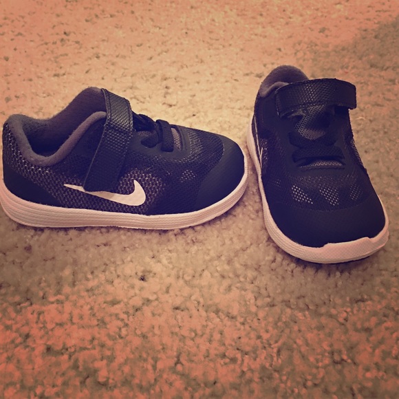 Brand New Baby Nike Sneakers Size 5