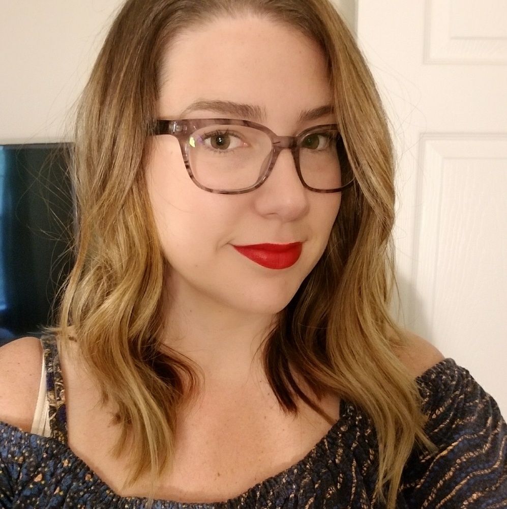 Meet your Posher, Caitlin