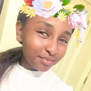 Meet your Posher, Amina