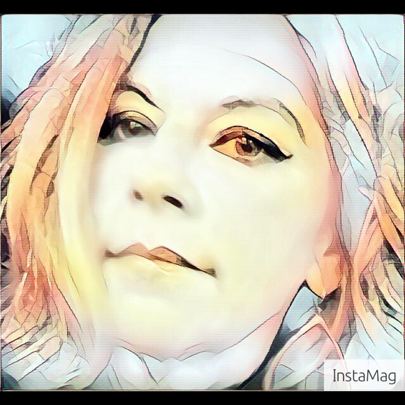 Meet your Posher, Lisa - Picture 1 of 1