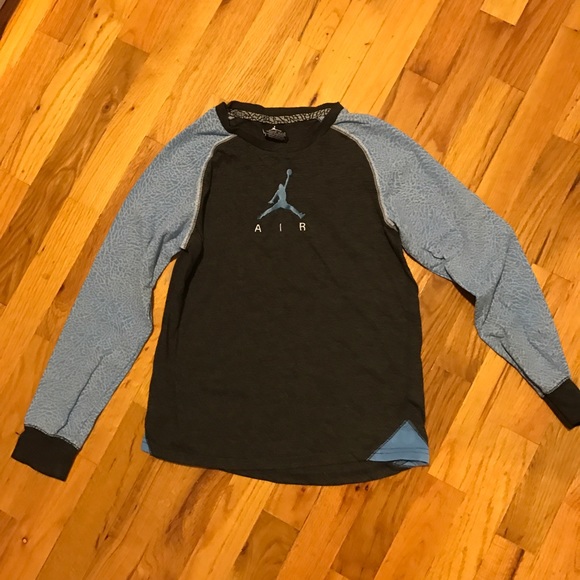 Jordan boys long sleeve shirt size 10/12