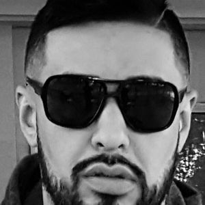 Meet your Posher, Levi