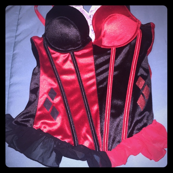 Harley Quinn corset, hook closure