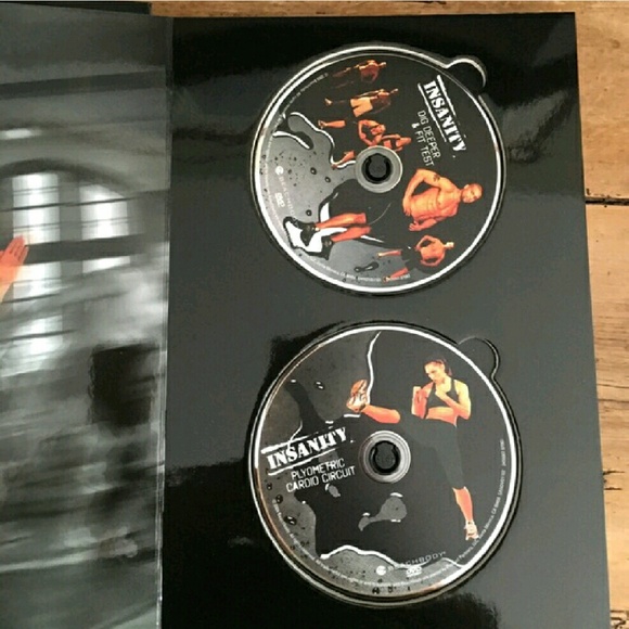 Insanity Workout - Picture 2 of 2