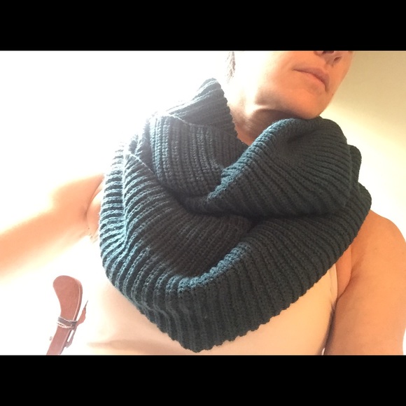 Knit Infiniti winter scarf