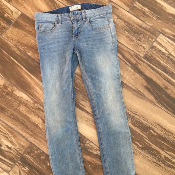 Free People like new jeans. Sz 0-2.