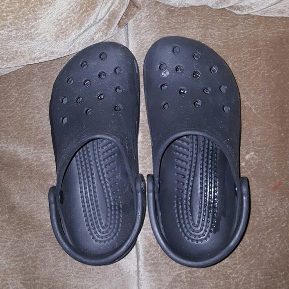 Classic Black Crocs unisex