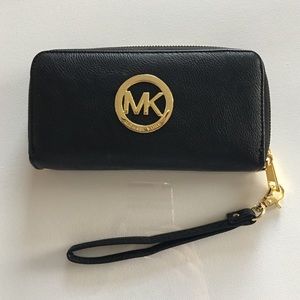 Michael Kors wallet/clutch