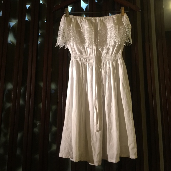 💥DISCOUNTED💥👗Strapless Lace Dress