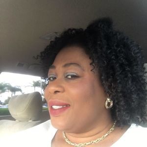 Meet your Posher, Dorceline