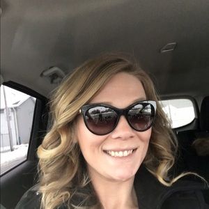 Meet your Posher, Debra