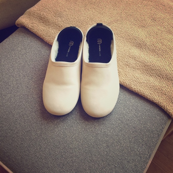 Brand new mahabis luxe slippers