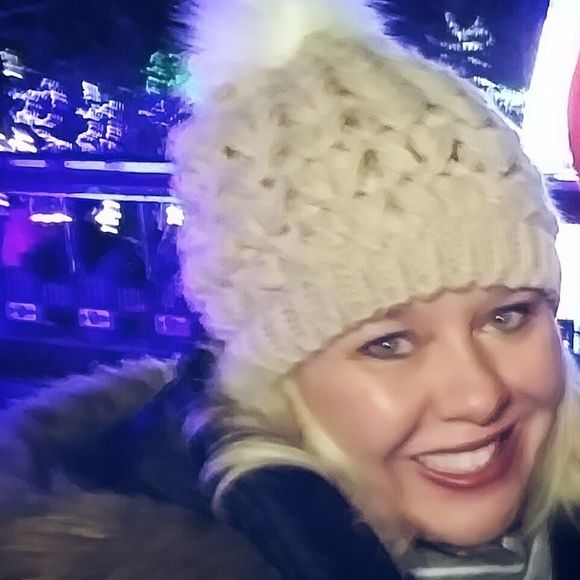 Meet your Posher, Laura