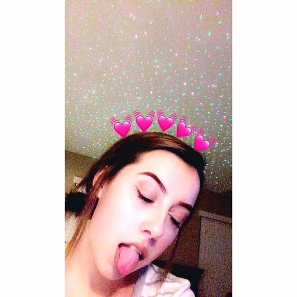 Meet your Posher, Madison - Picture 1 of 1