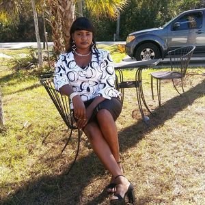 Meet your Posher, Emmanuela