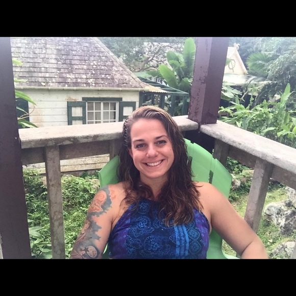 Meet your Posher, Kelly - Picture 2 of 2