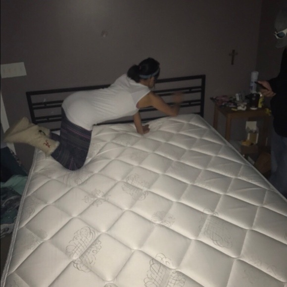 Queen mattress (3mon old) cover boxspring bedframe - Picture 1 of 3