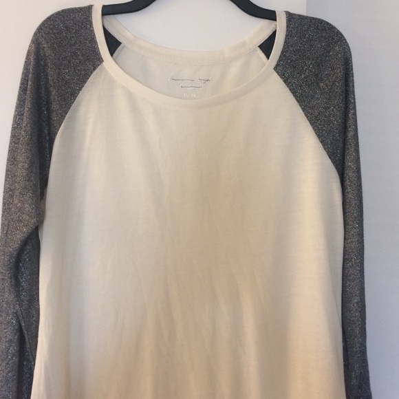 American eagle sparkly tee! Never worn! :)