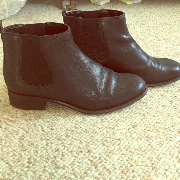 NINE WEST BOOTIES
