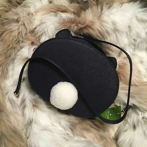 Adorable polar bear crossbody with fishy zipper 😙 - Picture 2 of 4