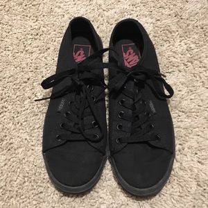Price lowered✨Vans (All Black) Shoes