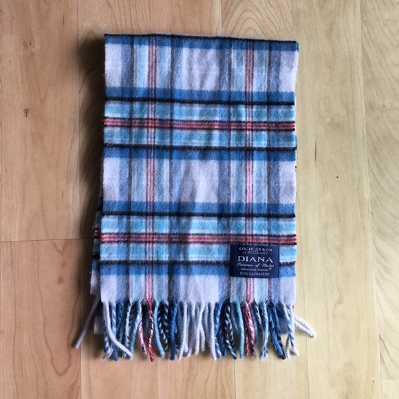 LAST WEEK IN POSH! Must go! Cashmere scarf