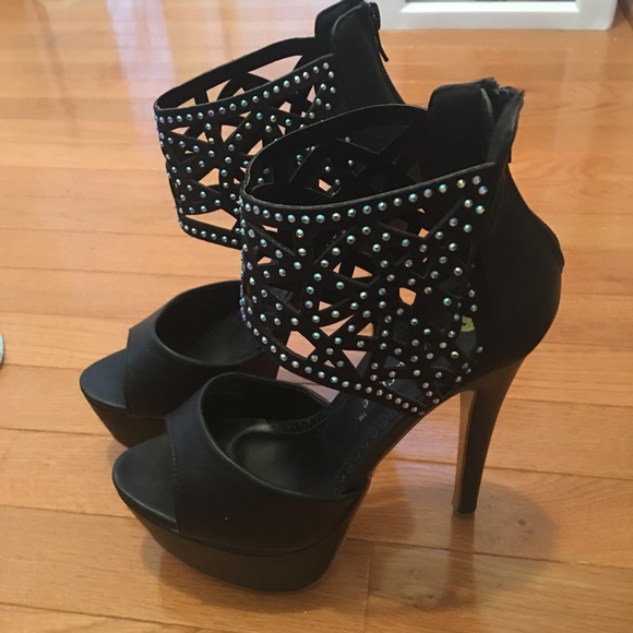 Chase and Chloe Pumps