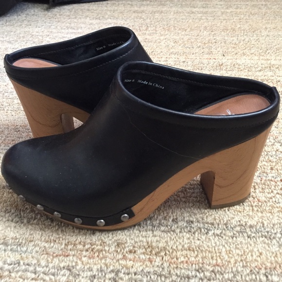 Black mule clogs