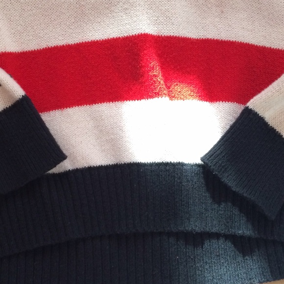 CLOSET CLOSING Abercrombie Sweater - Picture 4 of 4