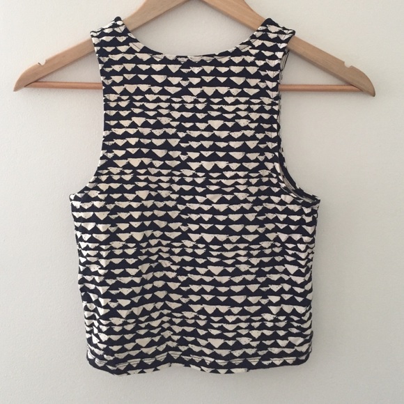 Patterned crop top - Picture 3 of 3