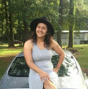 Meet your Posher, Stella