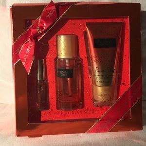 Victoria's Secret Passion Struck Gift Set
