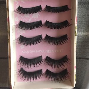 Long, gorgeous, fluffy false lashes