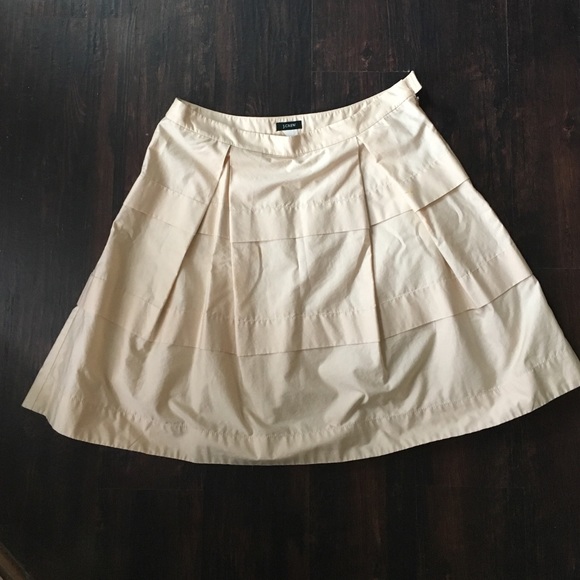 J. Crew Cream Skirt Size 6 - Great Used Condition - Picture 1 of 4