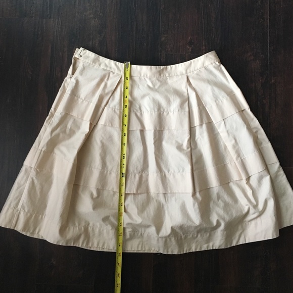 J. Crew Cream Skirt Size 6 - Great Used Condition - Picture 4 of 4