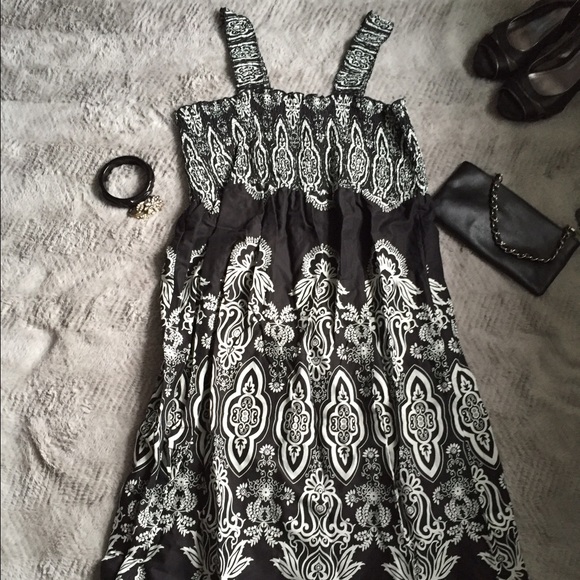 B&W Elastic bust Casual dress - Picture 1 of 3