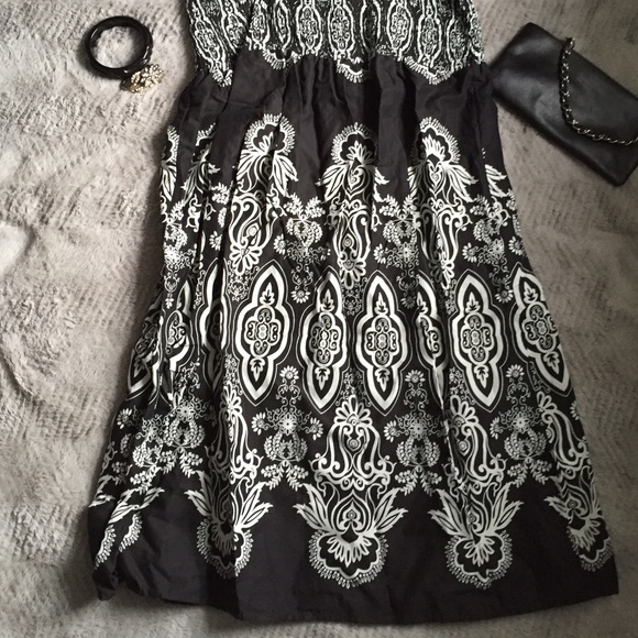 B&W Elastic bust Casual dress - Picture 2 of 3