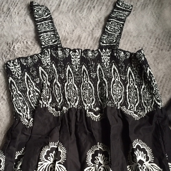 B&W Elastic bust Casual dress - Picture 3 of 3