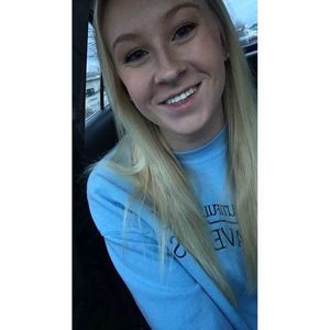 Meet your Posher, Danielle