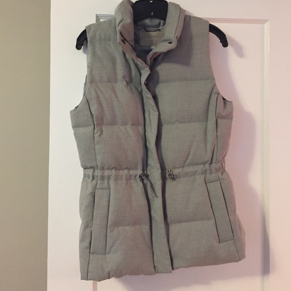 EUC Banana Republic Gray Down Blend Puffer Vest