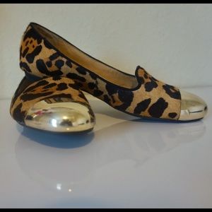 Size 7 Gianni Bini Leopard Print fur flats