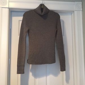 Gray fitted knit turtleneck