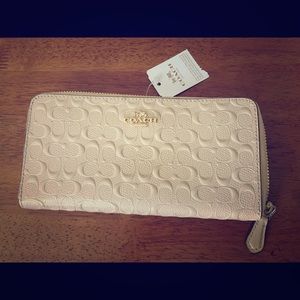 BRAND NEW Coach wallet