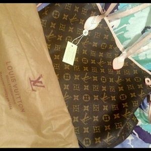 LV Monogram Neverfull